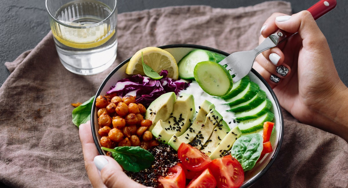 easy-ways-to-eat-healthier-when-eating-out