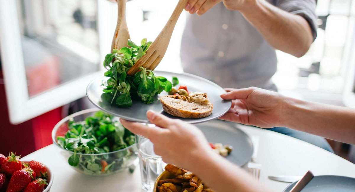 how-cutting-back-on-desserts-in-a-restaurant-can-help-you-lose-weight
