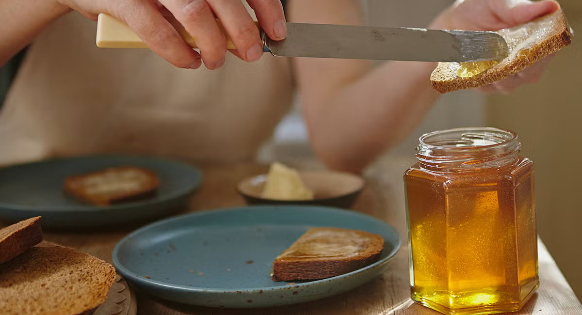 the-surprising-healing-power-and-health-benefits-of-manuka-honey